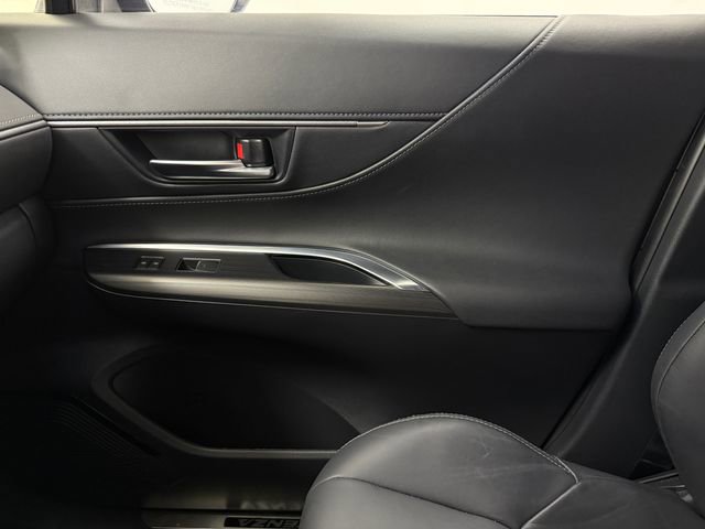 Used 2024 Toyota Venza XLE image 25