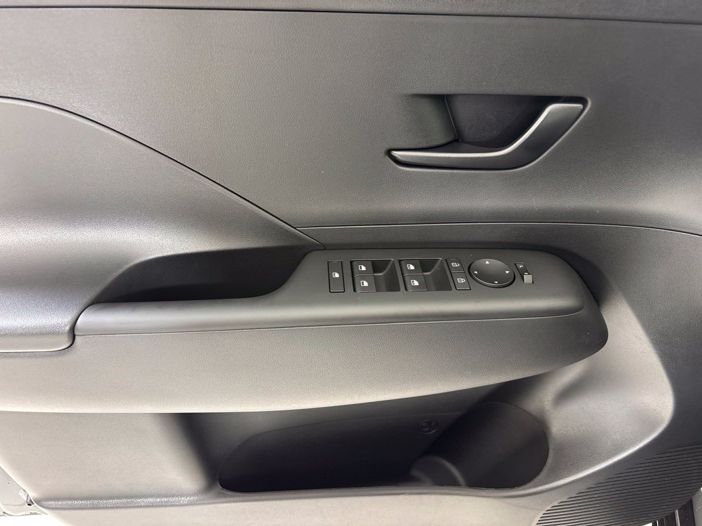 New 2027 Hyundai Kona SEL Sport FWD image 17