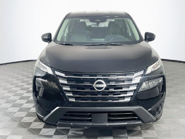 Used 2026 Nissan Rogue SV FWD image 3