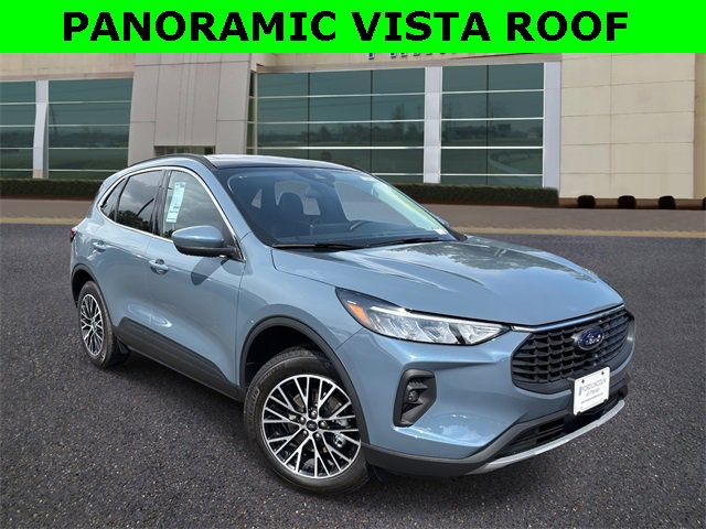 New 2025 Ford Escape SE