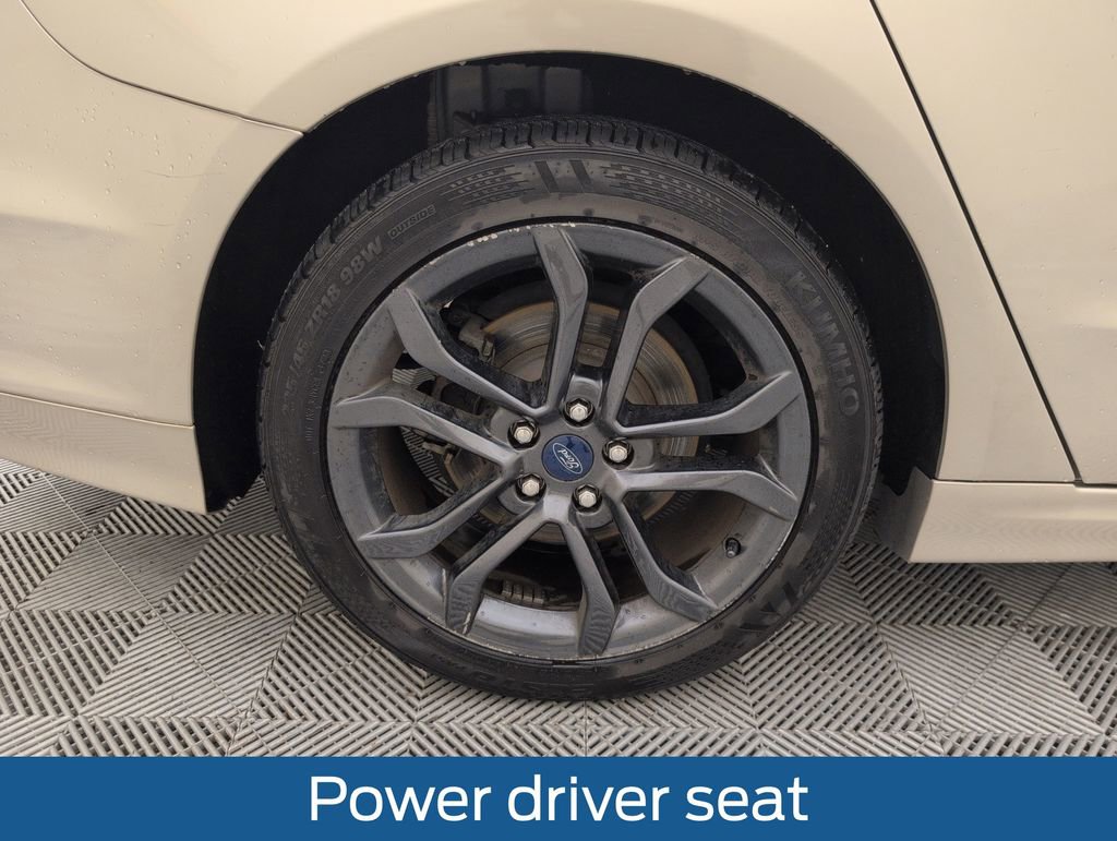 Used 2018 Ford Fusion SE w/ Equipment Group 201A FWD image 19