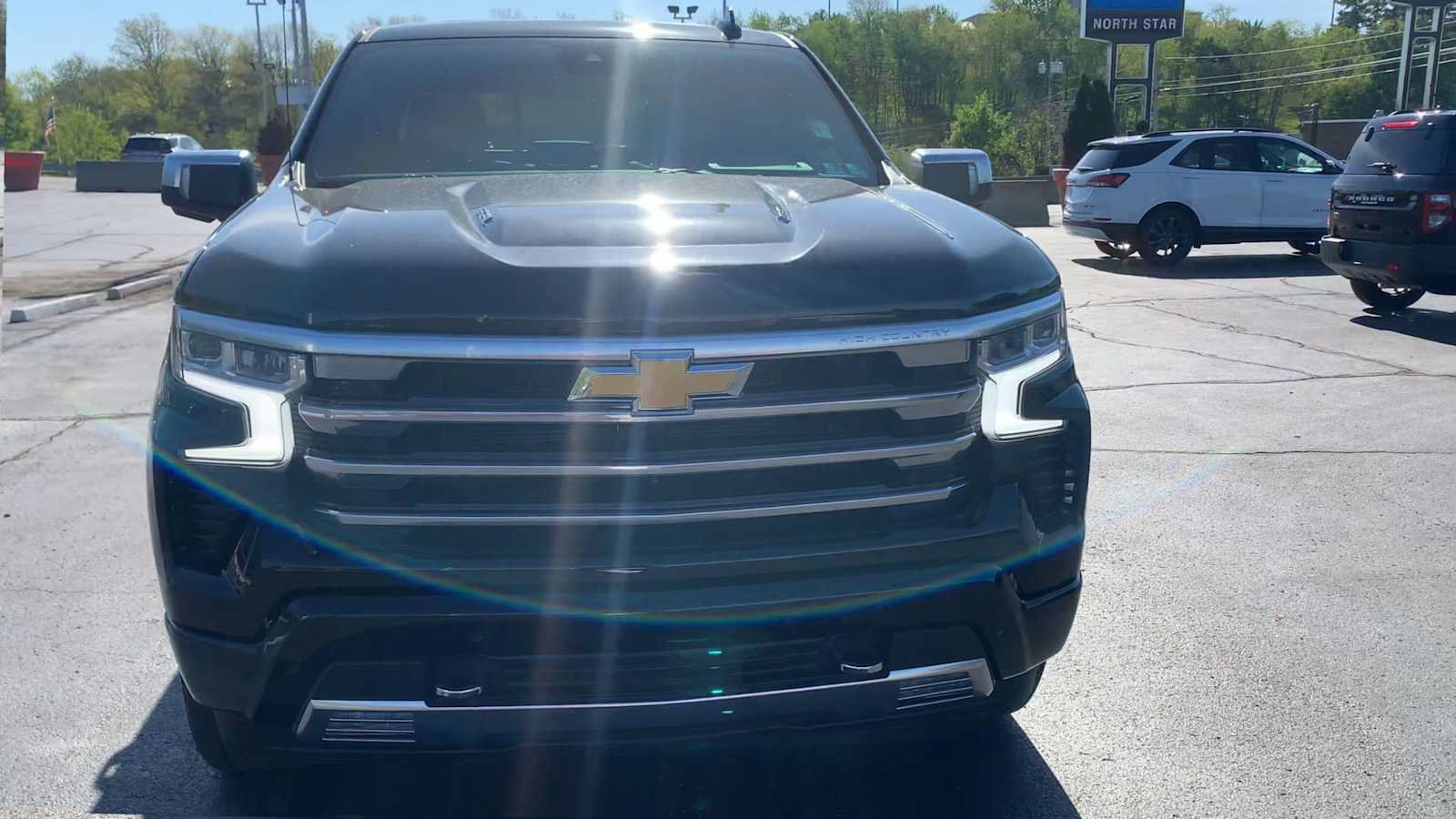 Certified 2023 Chevrolet Silverado 1500 High Country w/ High Country Premium Package AWD/4WD image 3