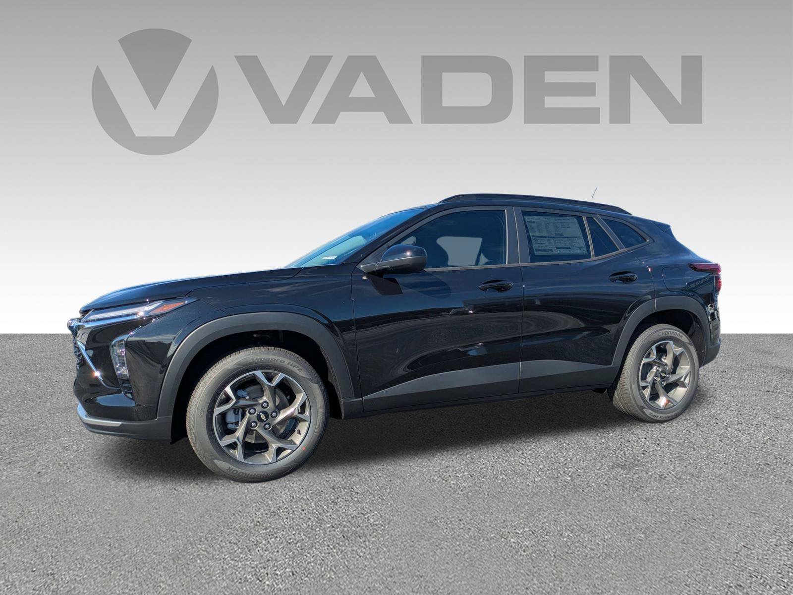 New 2026 Chevrolet Trax LT FWD image 2
