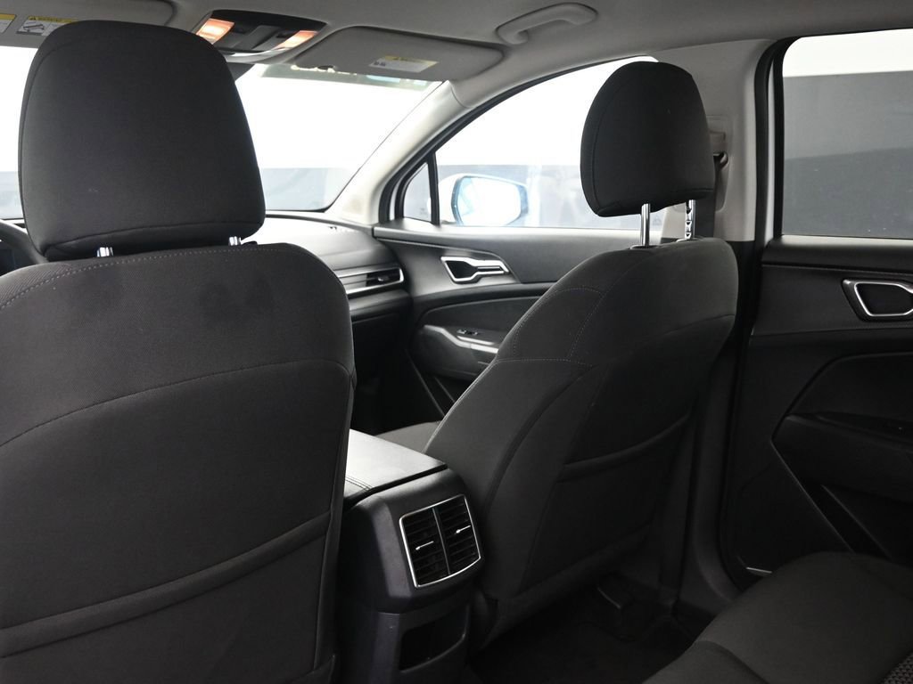 Used 2024 Kia Sportage LX image 21