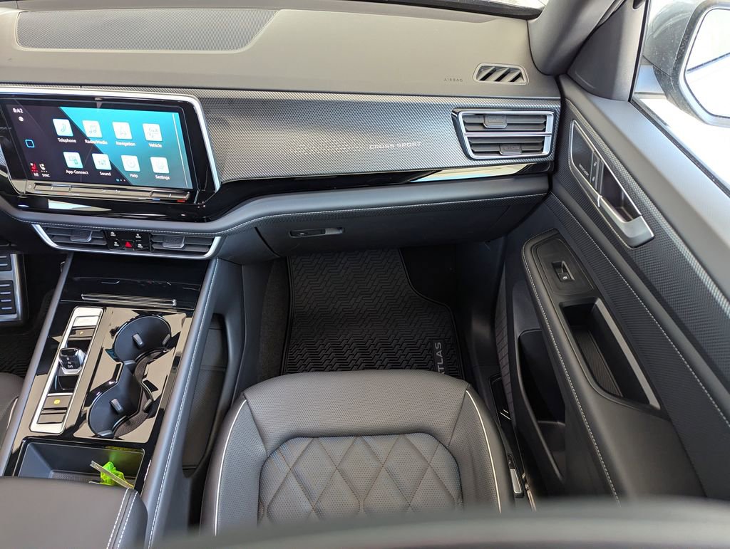 New 2026 Volkswagen Atlas Cross Sport SEL Premium R-Line image 16