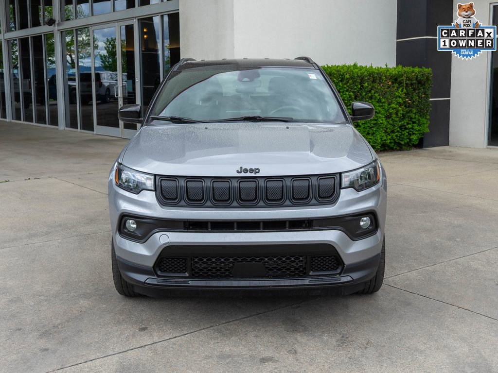 Used 2022 Jeep Compass Latitude w/ Convenience Group AWD/4WD image 2