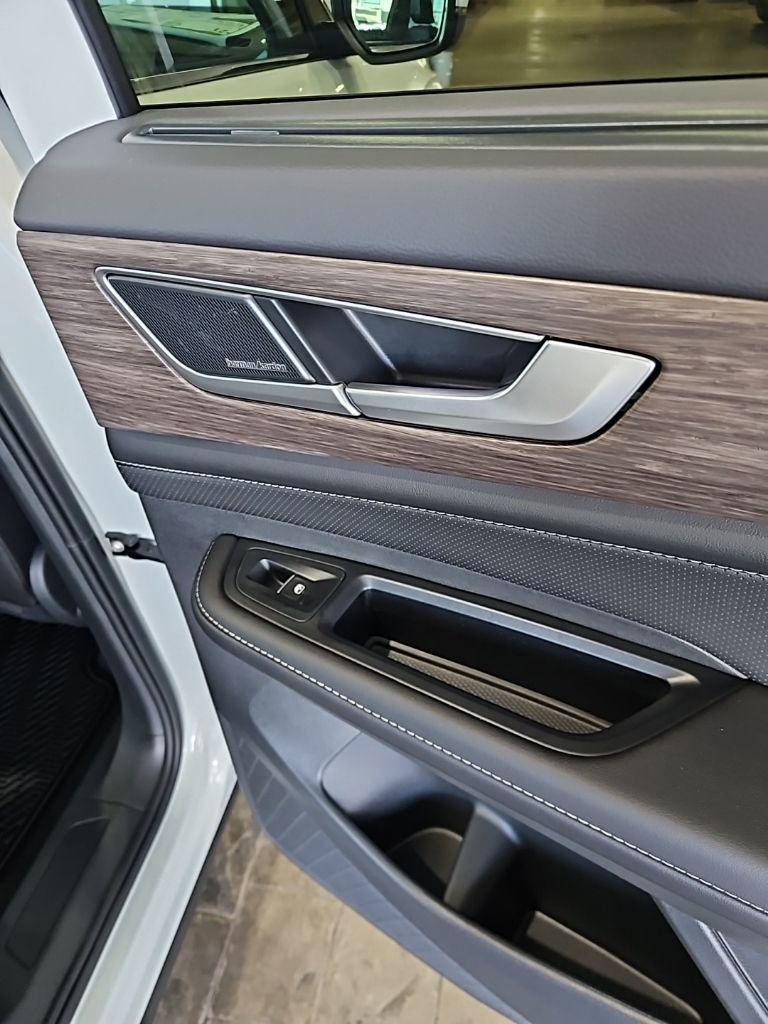 New 2026 Volkswagen Atlas SEL Premium R-Line image 16