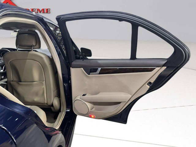 Used 2014 Mercedes-Benz C 300 Sport image 32