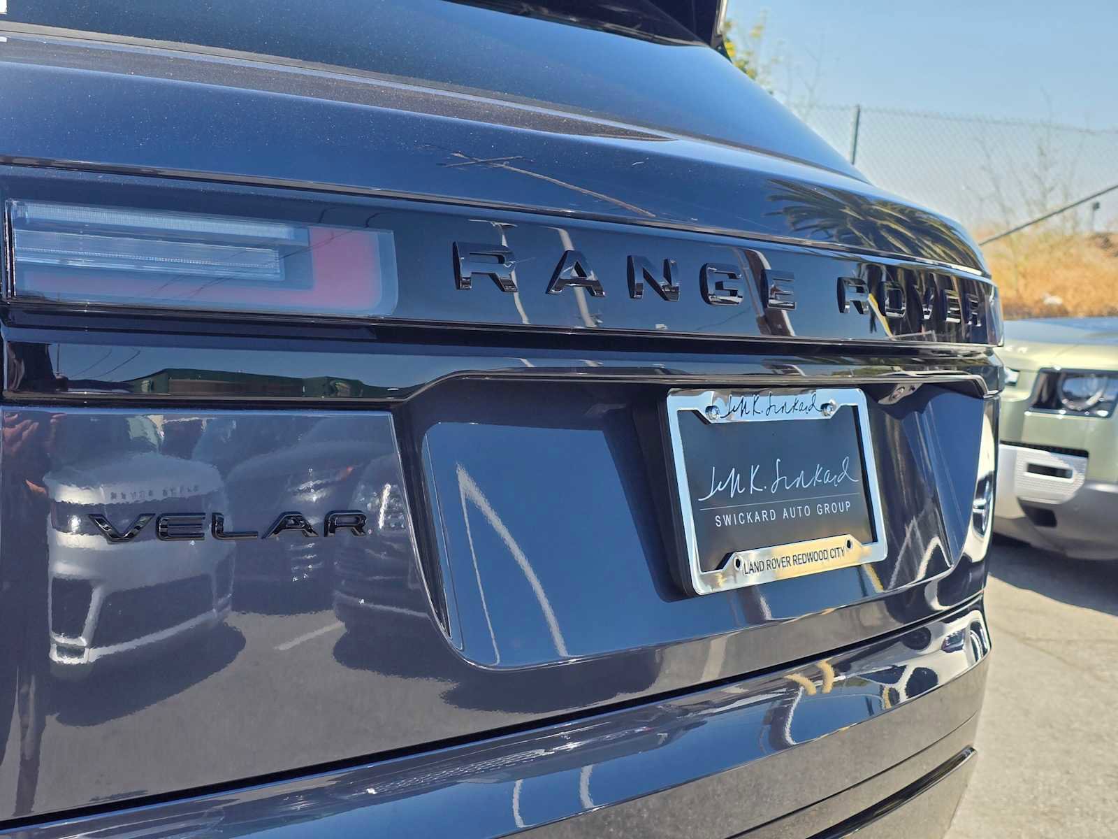 Certified 2025 Land Rover Range Rover Velar Dynamic SE AWD/4WD image 16