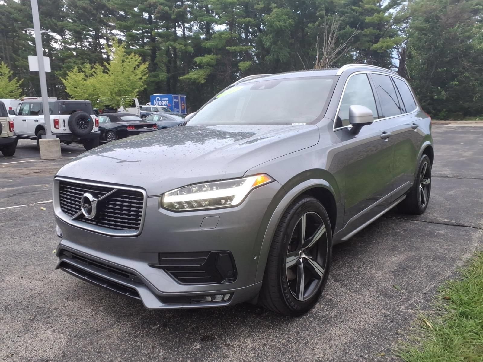 Used 2017 Volvo XC90 T6 R-Design w/ Vision Package AWD/4WD image 4