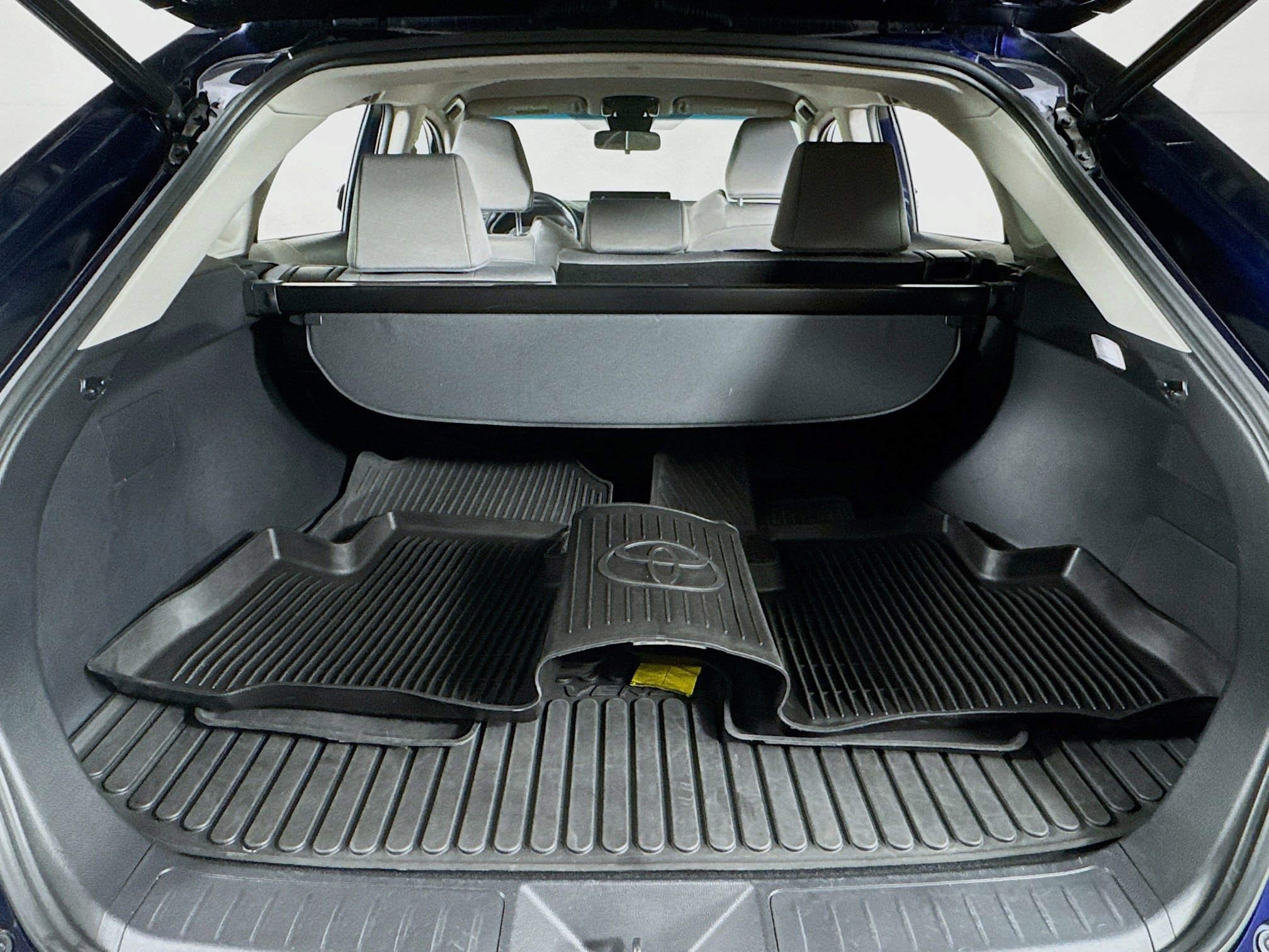 Certified 2021 Toyota Venza LE image 19