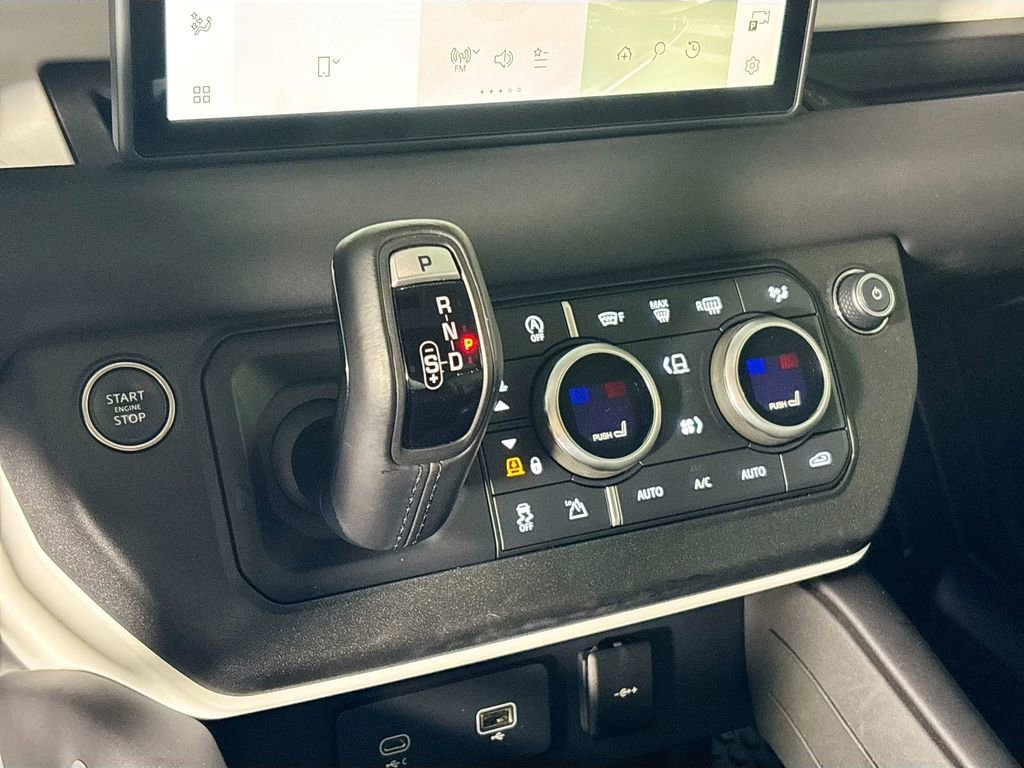 Used 2024 Land Rover Defender 110 S image 18
