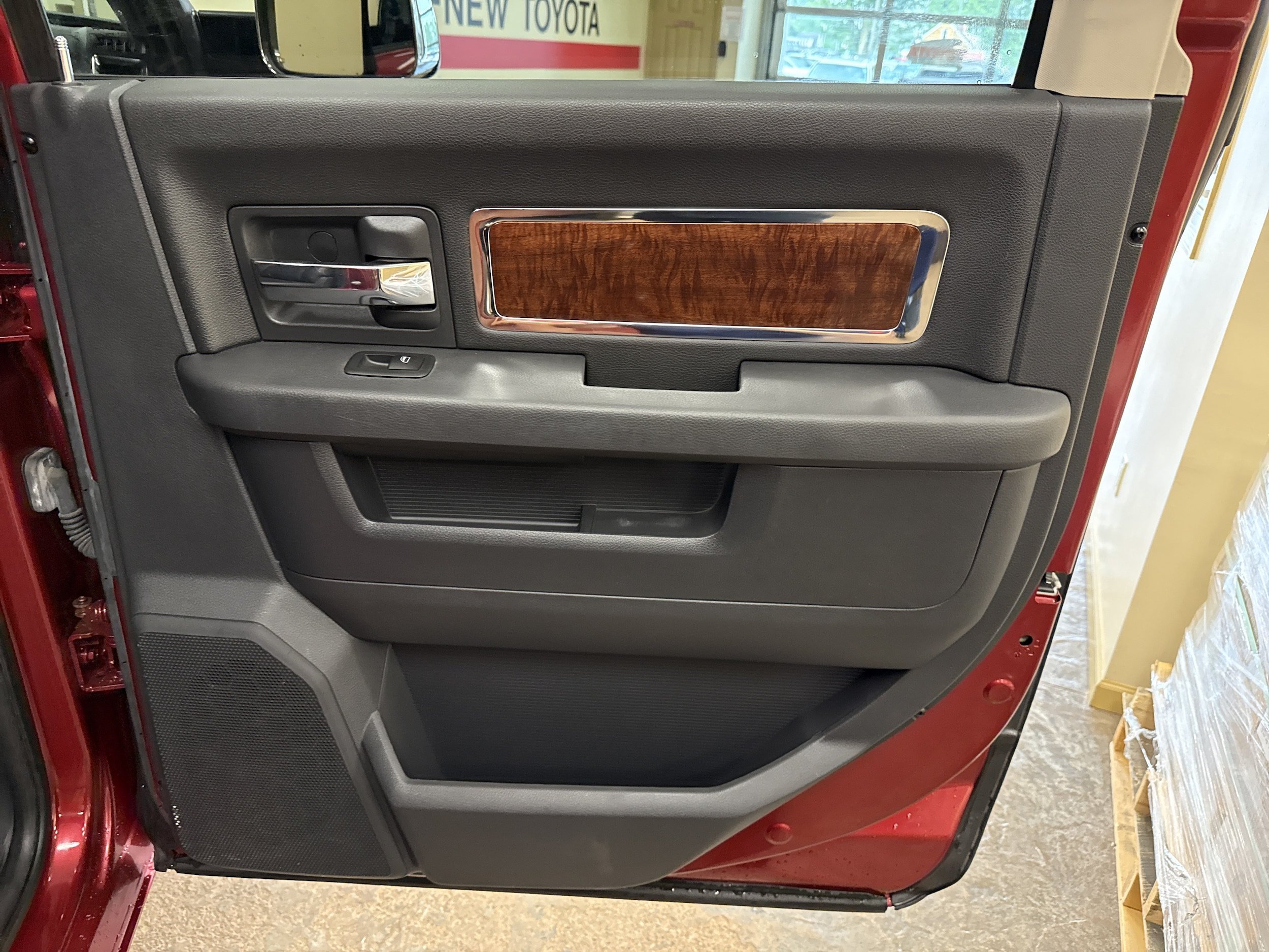 Used 2012 RAM 2500 Laramie w/ HD Snow Plow Prep Group AWD/4WD image 15