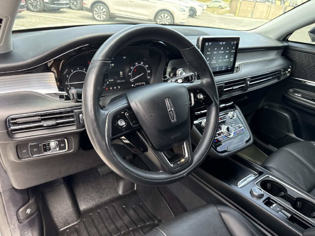 Used 2022 Lincoln Corsair AWD w/ Premium Package image 34