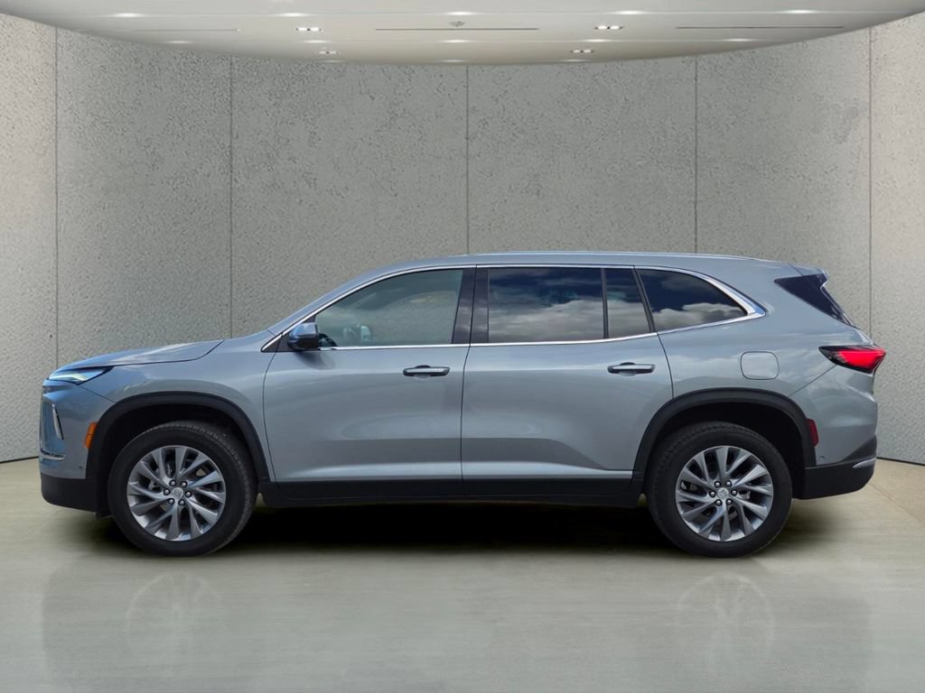 Used 2025 Buick Enclave Preferred w/ Super Cruise Package FWD image 9