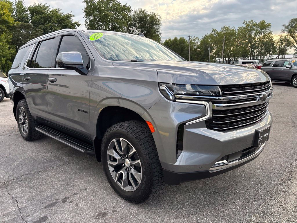 Used 2022 Chevrolet Tahoe LT w/ Luxury Package AWD/4WD image 3
