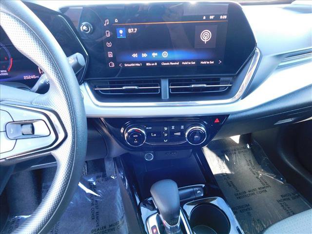 Used 2025 Chevrolet Trax LT FWD image 21