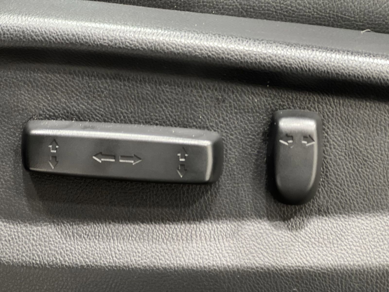 Used 2021 Honda HR-V Touring image 12