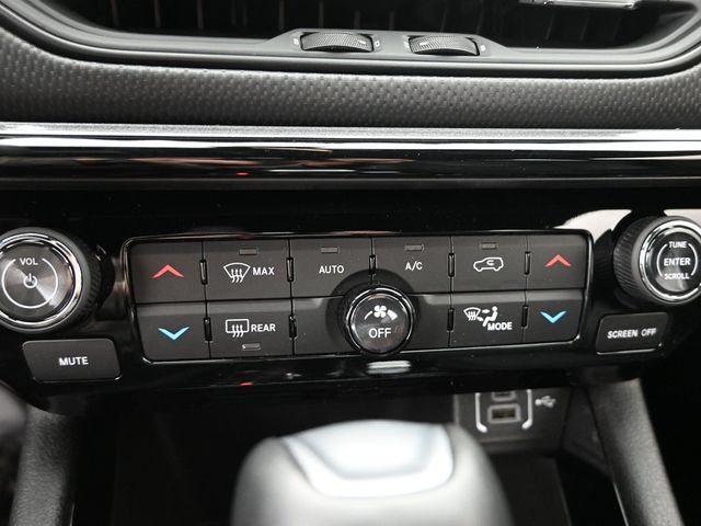 New 2025 Jeep Compass Latitude w/ Convenience Group AWD/4WD image 35