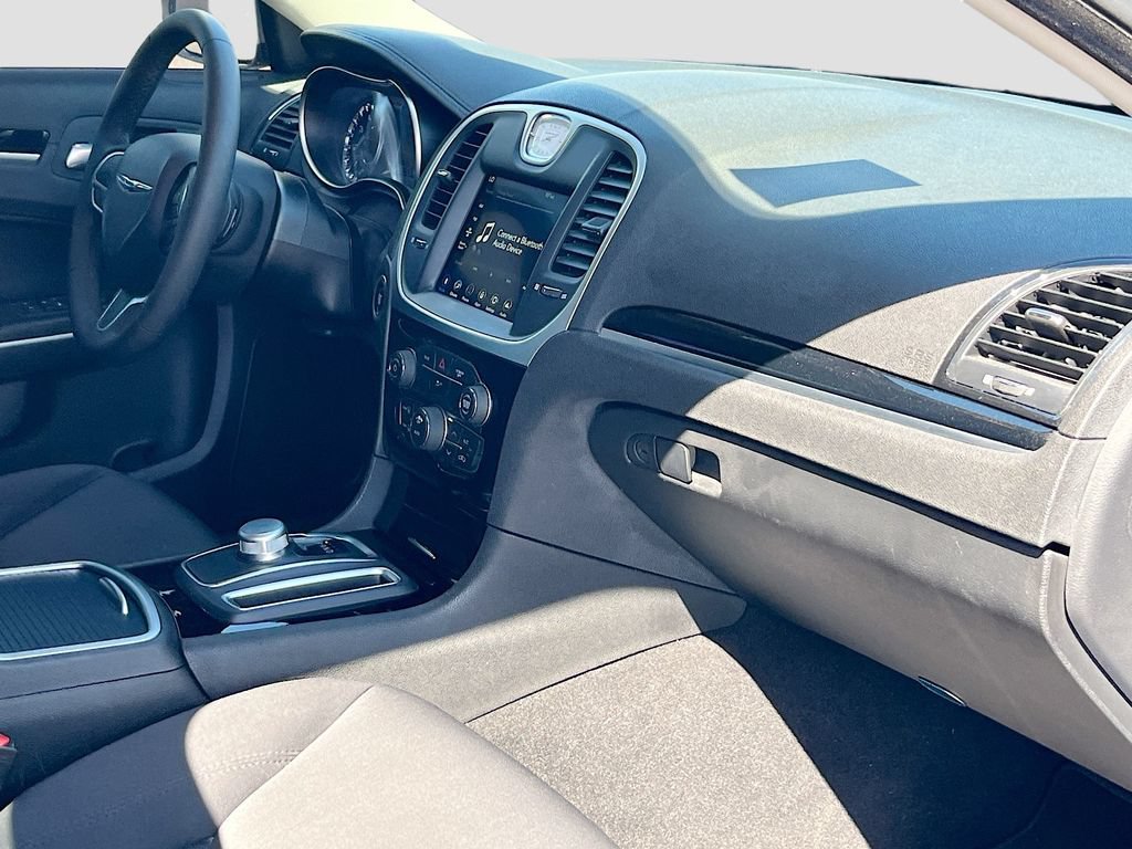 Used 2023 Chrysler 300 Touring w/ Sport Appearance Package RWD image 27