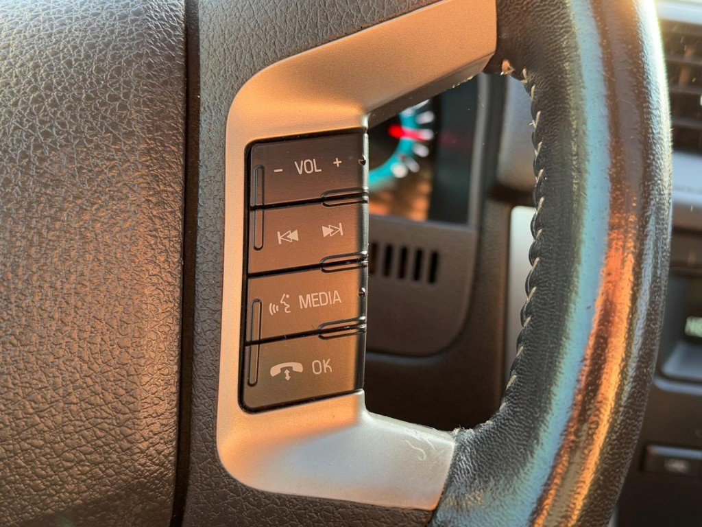 Used 2010 Ford Fusion SE image 21