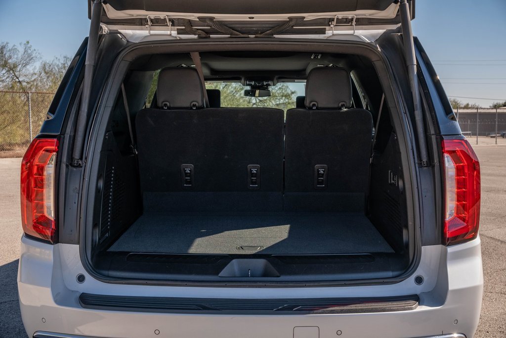 Used 2023 GMC Yukon XL SLT w/ SLT Premium Package image 28