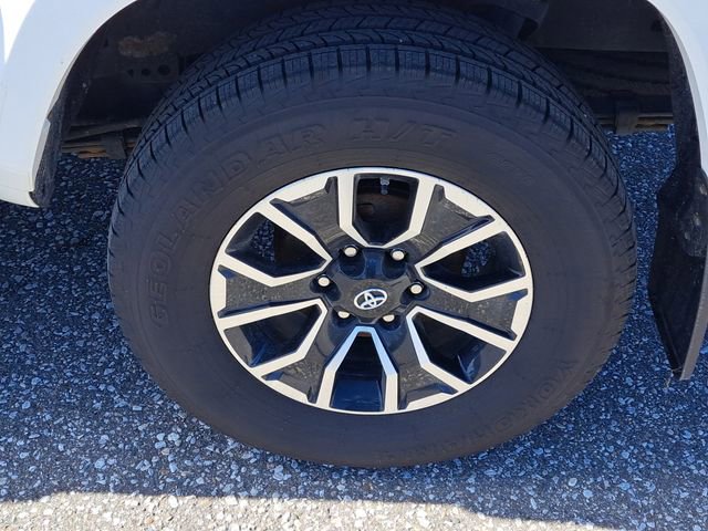 Used 2020 Toyota Tacoma TRD Sport w/ Technology Package image 25