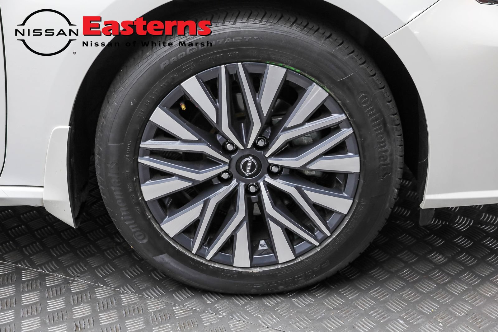 Used 2024 Nissan Altima 2.5 SV w/ SV Premium Package AWD/4WD image 30