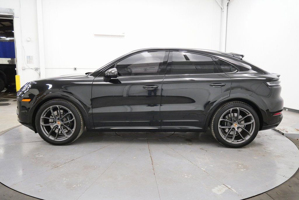 Used 2025 Porsche Cayenne GTS image 4