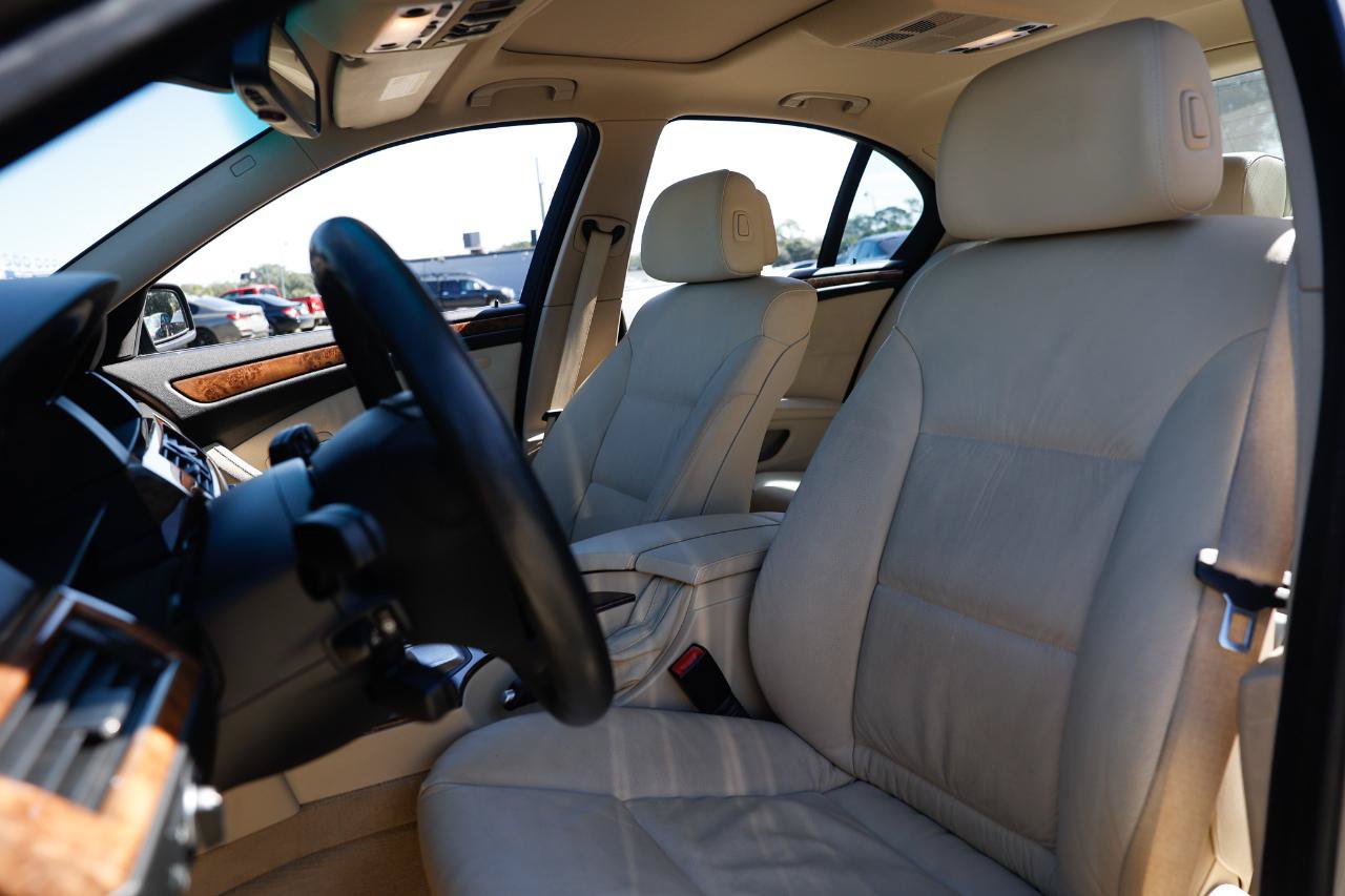 Used 2008 BMW 528xi Sedan w/ Premium Pkg AWD/4WD image 6