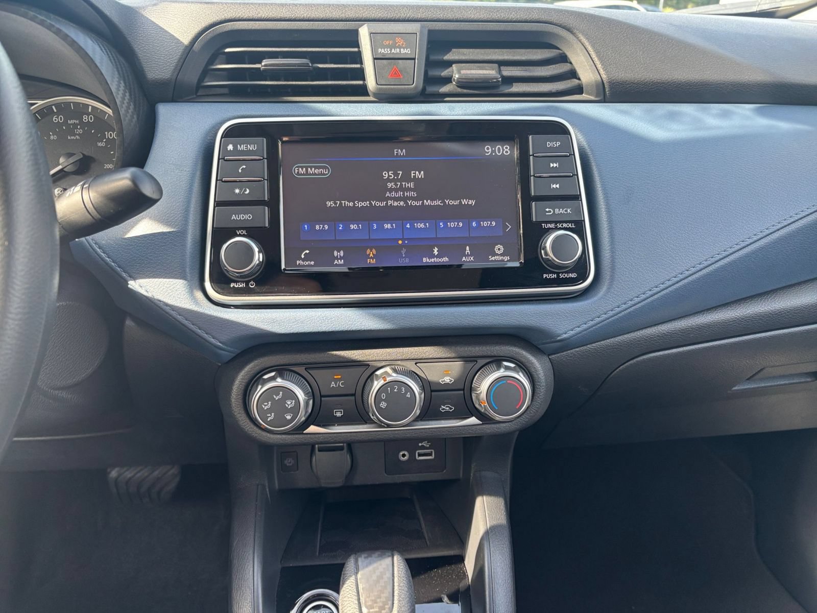Used 2025 Nissan Versa SV FWD image 17