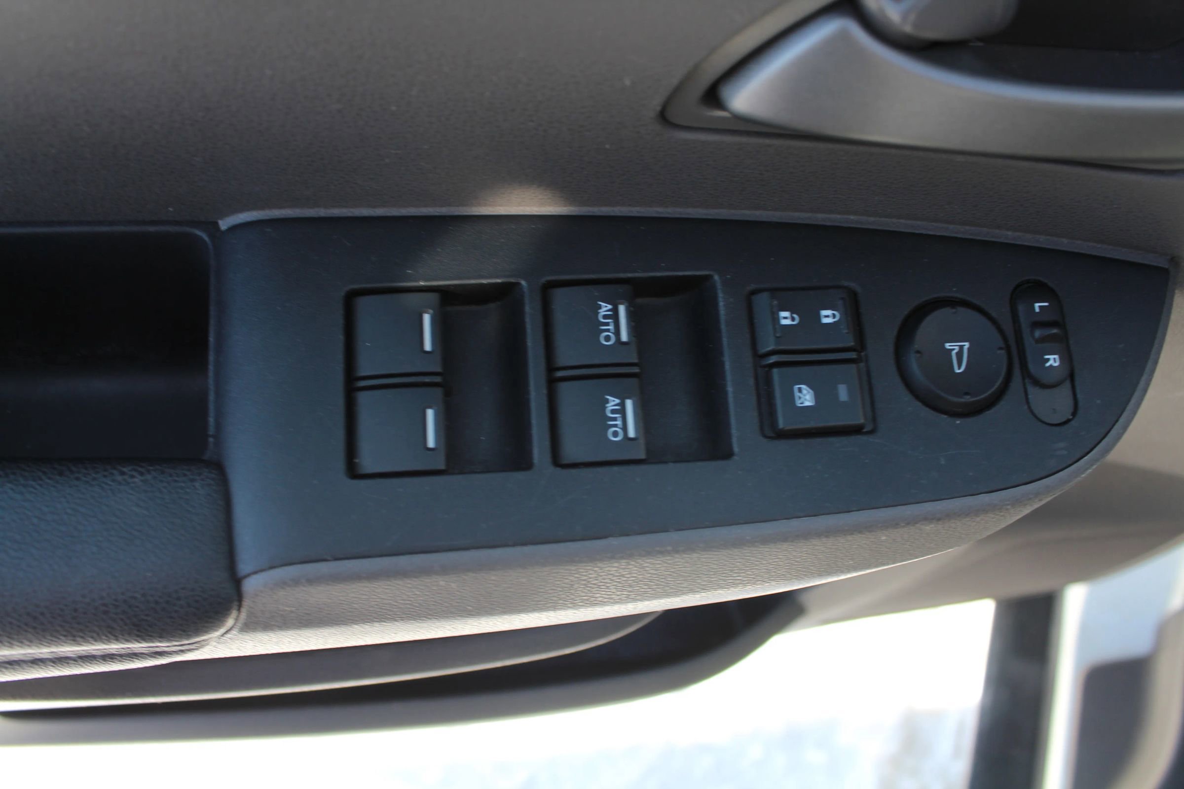 Used 2012 Honda Odyssey EX-L image 23