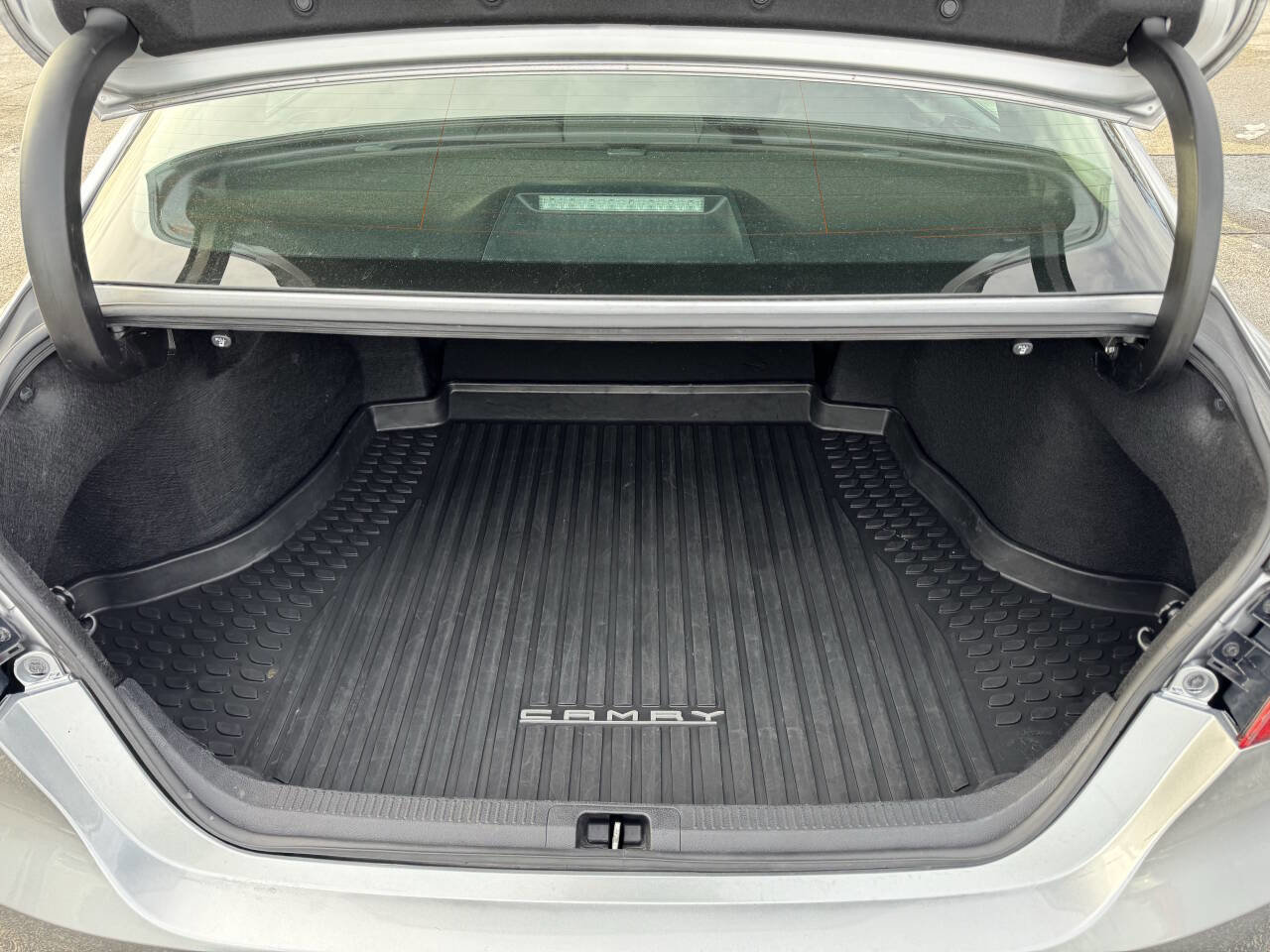 Used 2019 Toyota Camry LE w/ Convenience Package image 28