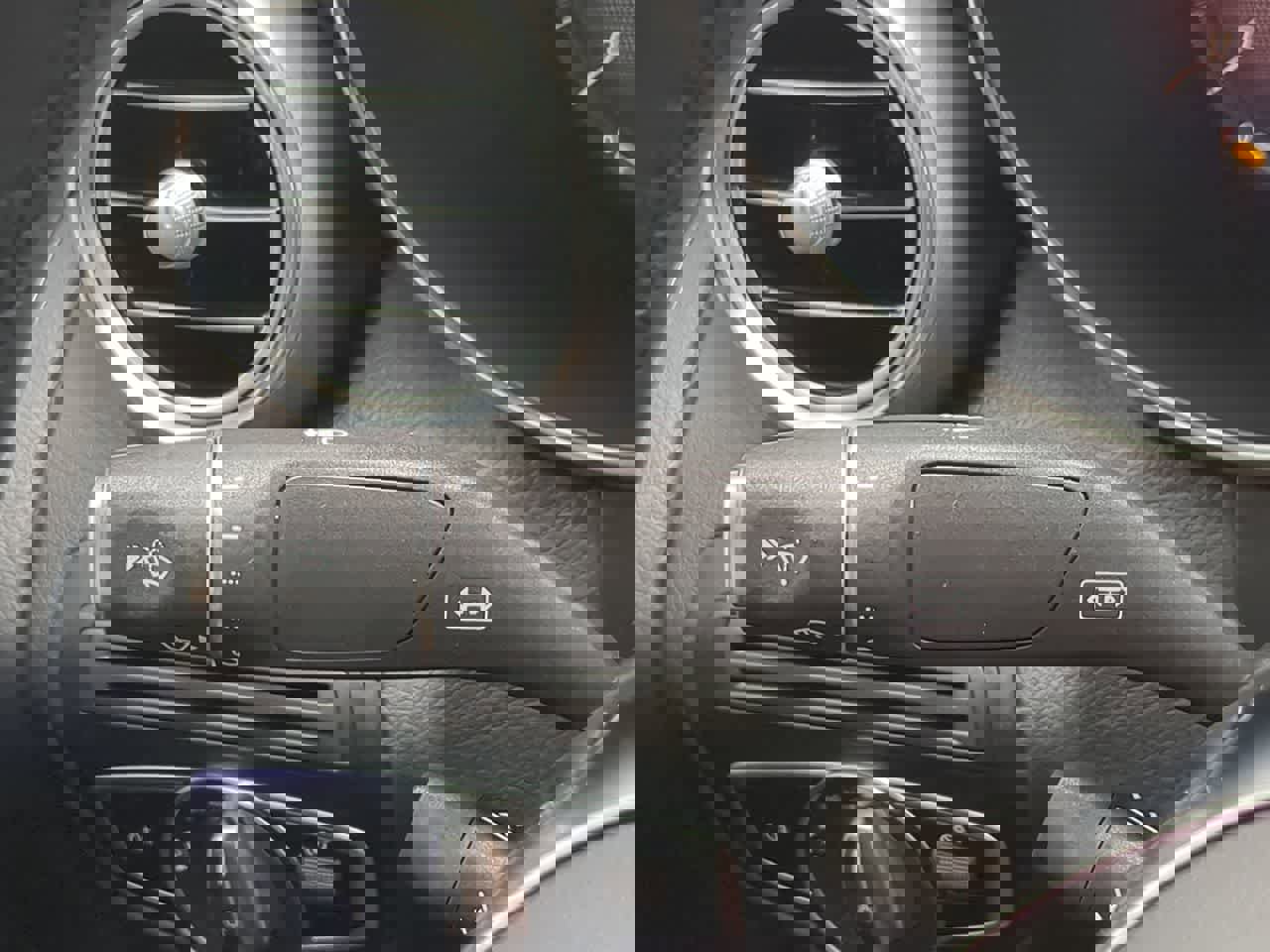 Used 2022 Mercedes-Benz GLC 300 4MATIC Coupe image 28