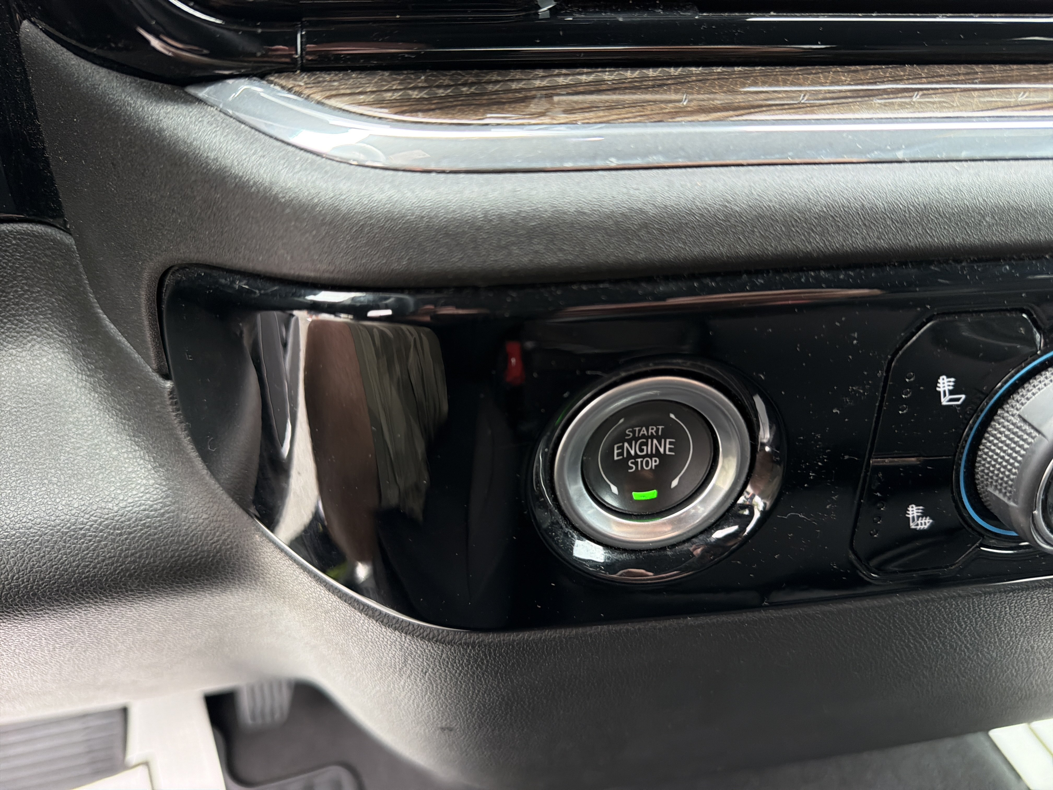Used 2023 Chevrolet Silverado 1500 LT AWD/4WD image 24