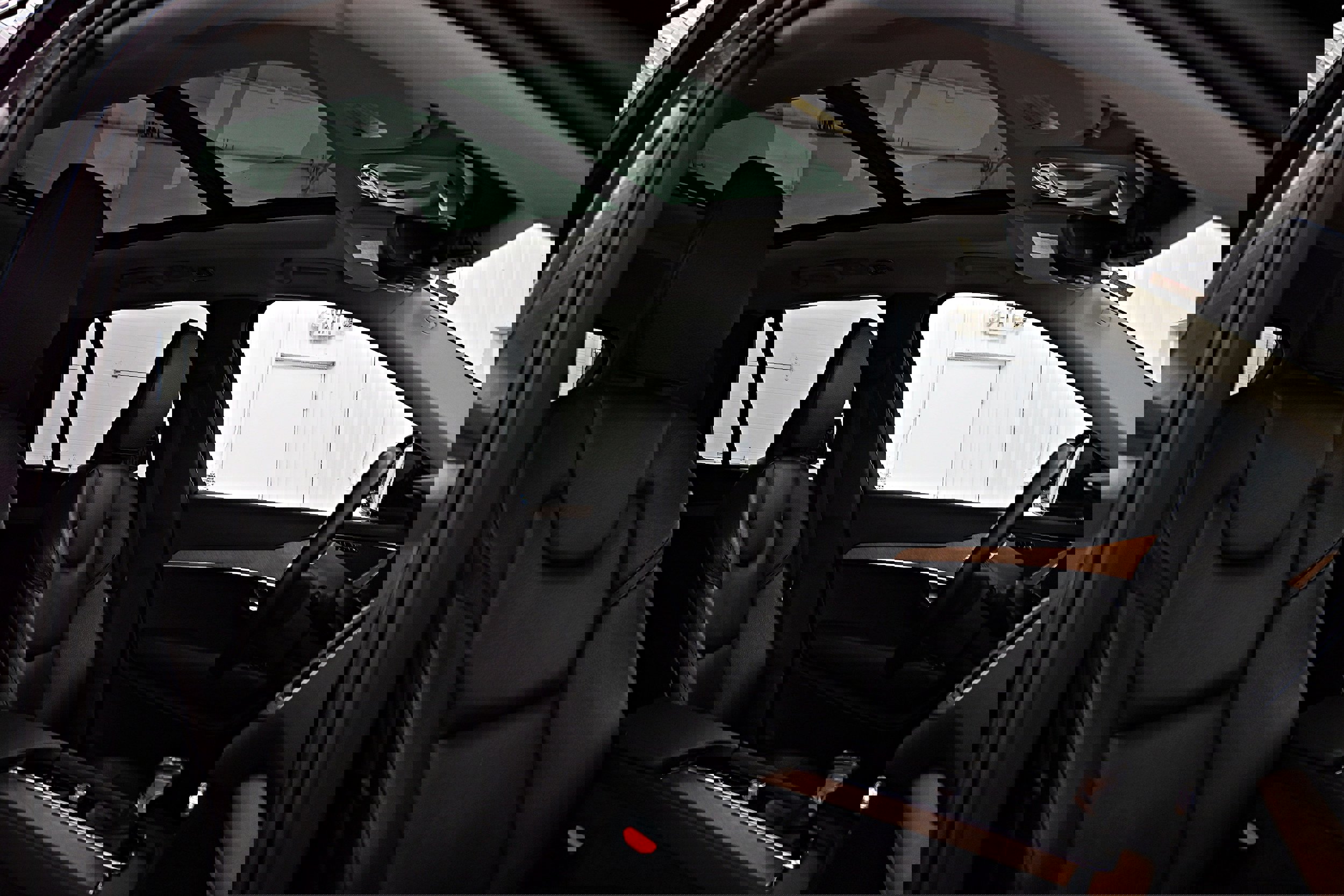 Used 2022 Volvo XC90 T6 Momentum w/ Climate Package image 17