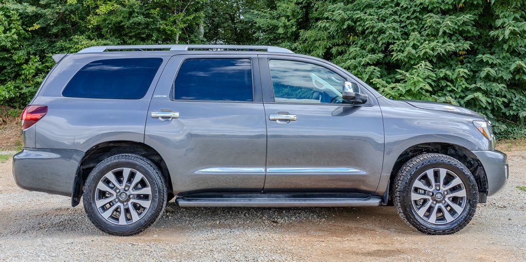 Used 2018 Toyota Sequoia Limited w/ Safety & Convenience Package RWD image 6