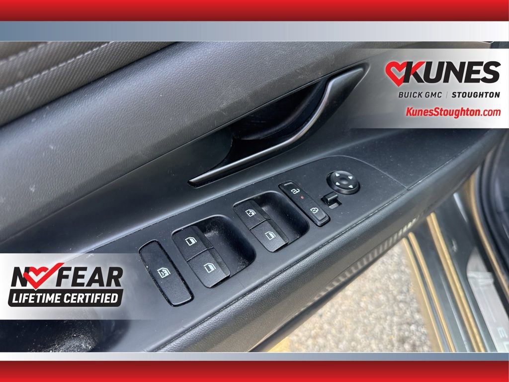 Used 2025 Hyundai Elantra Sport FWD image 23