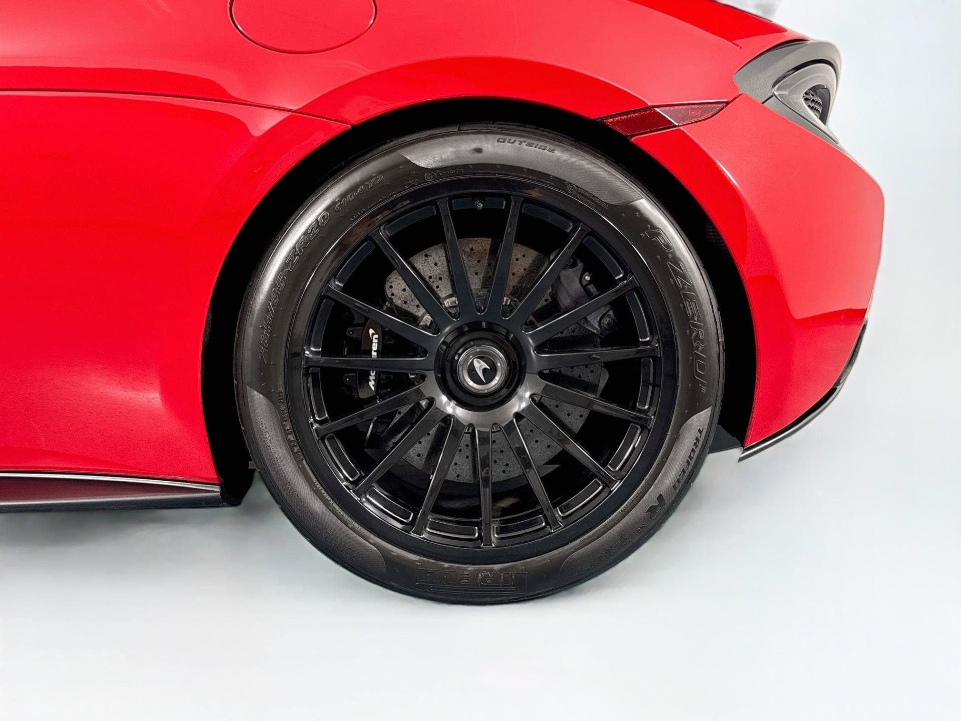 Used 2020 McLaren 620R RWD image 30