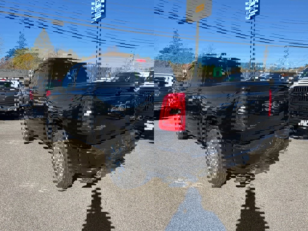 New 2026 RAM 1500 4x4 Crew Cab image 5