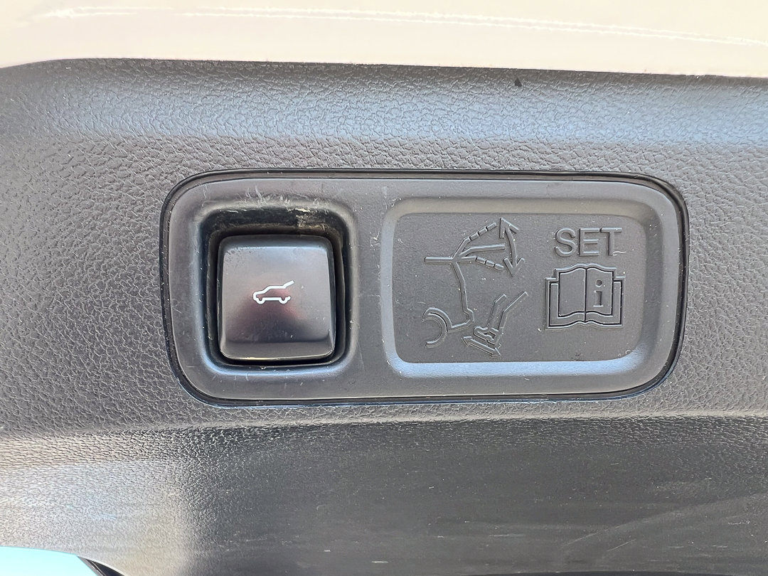 Used 2020 Ford Expedition XLT w/ Equipment Group 202A AWD/4WD image 10