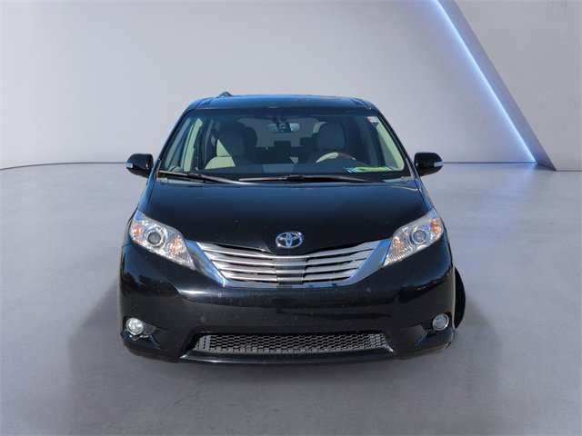 Used 2014 Toyota Sienna Limited image 12