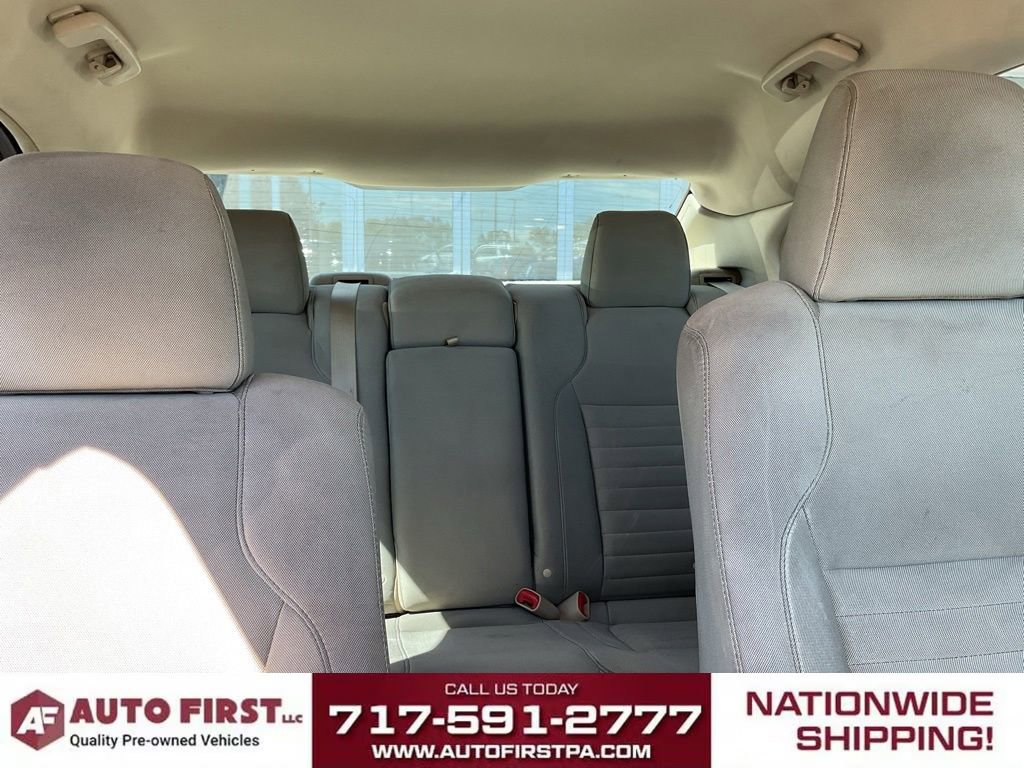 Used 2013 Ford Taurus SE FWD image 17