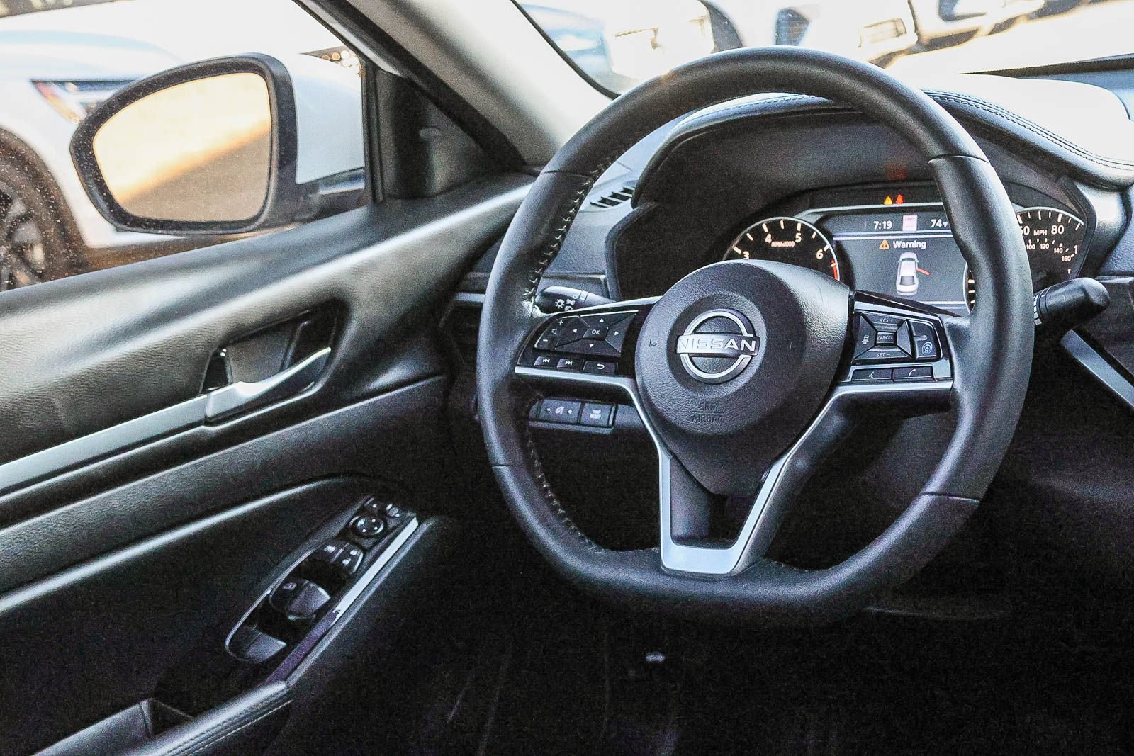 Used 2024 Nissan Altima 2.5 SL FWD image 21