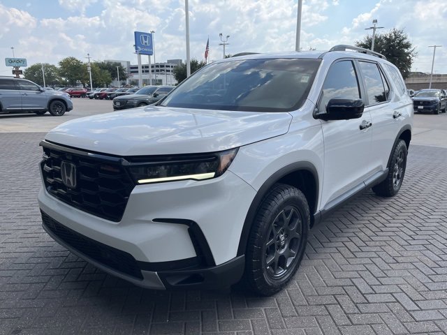 Certified 2025 Honda Pilot TrailSport