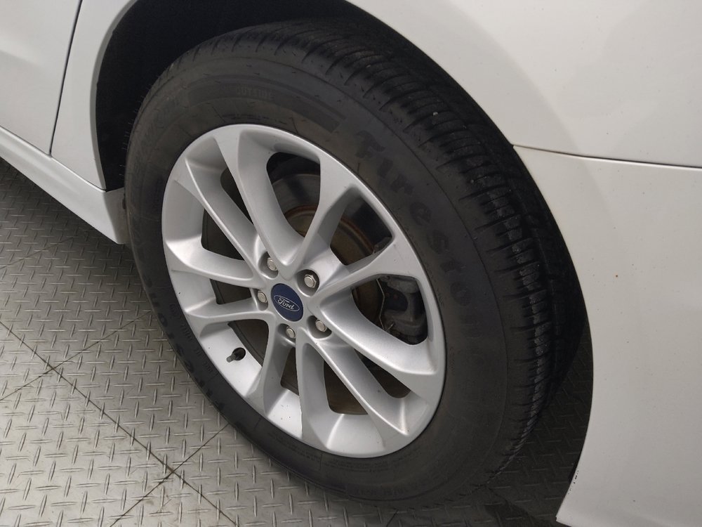 Used 2020 Ford Fusion SE FWD image 31
