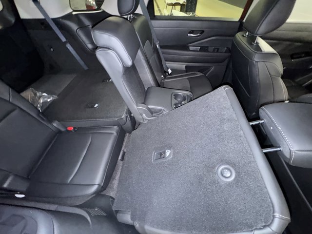 New 2026 Nissan Pathfinder SL AWD/4WD image 12