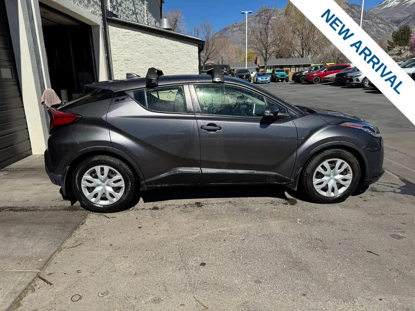 Used 2021 Toyota C-HR LE image 8