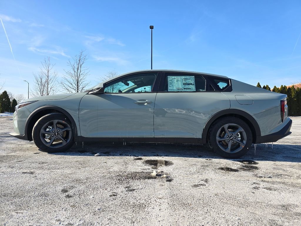 New 2025 Kia K4 LXS image 10
