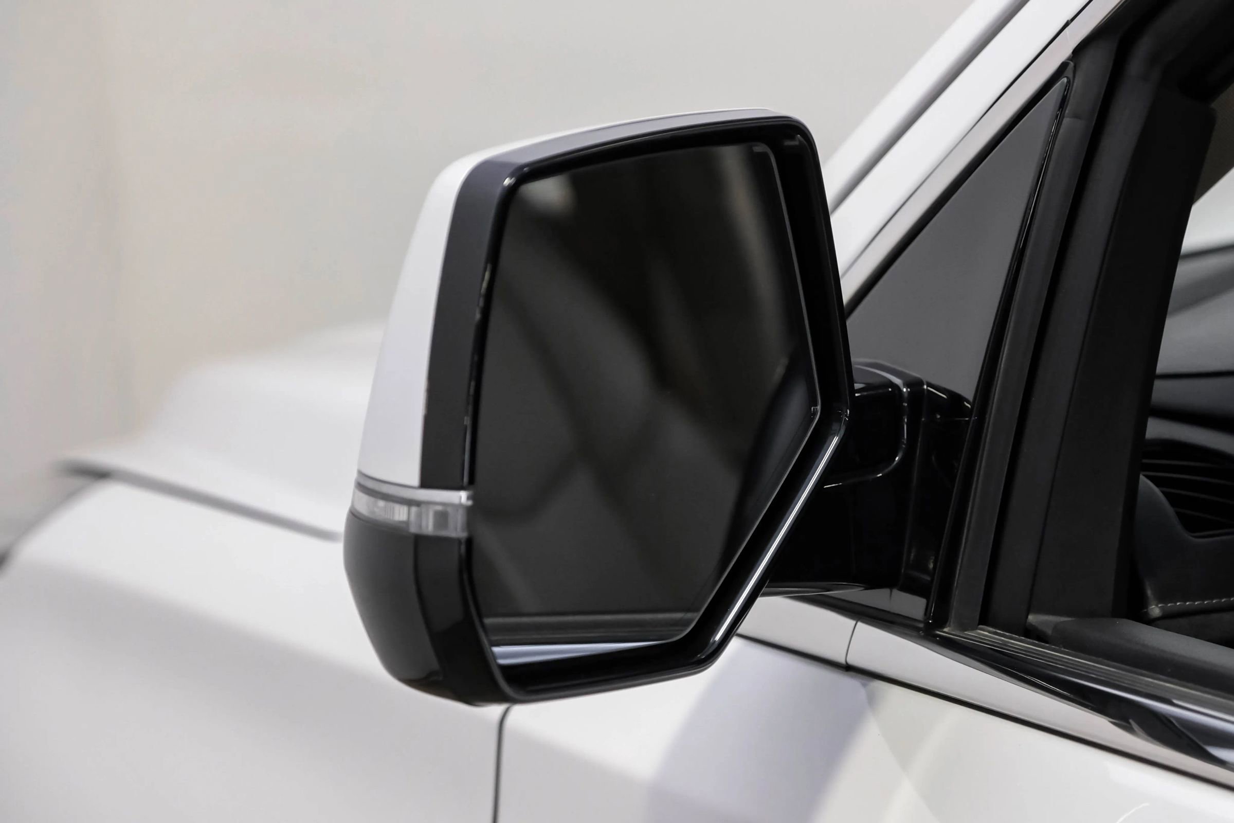 Used 2020 Cadillac Escalade Luxury RWD image 32